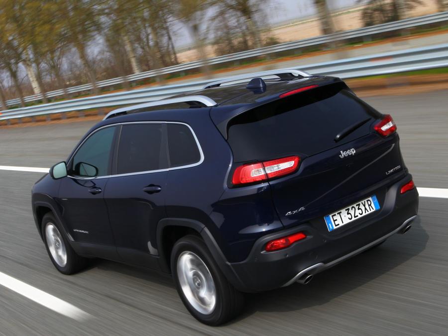 Jeep Cherokee Limited 2014 года  (EU) (фото 16 из 25)